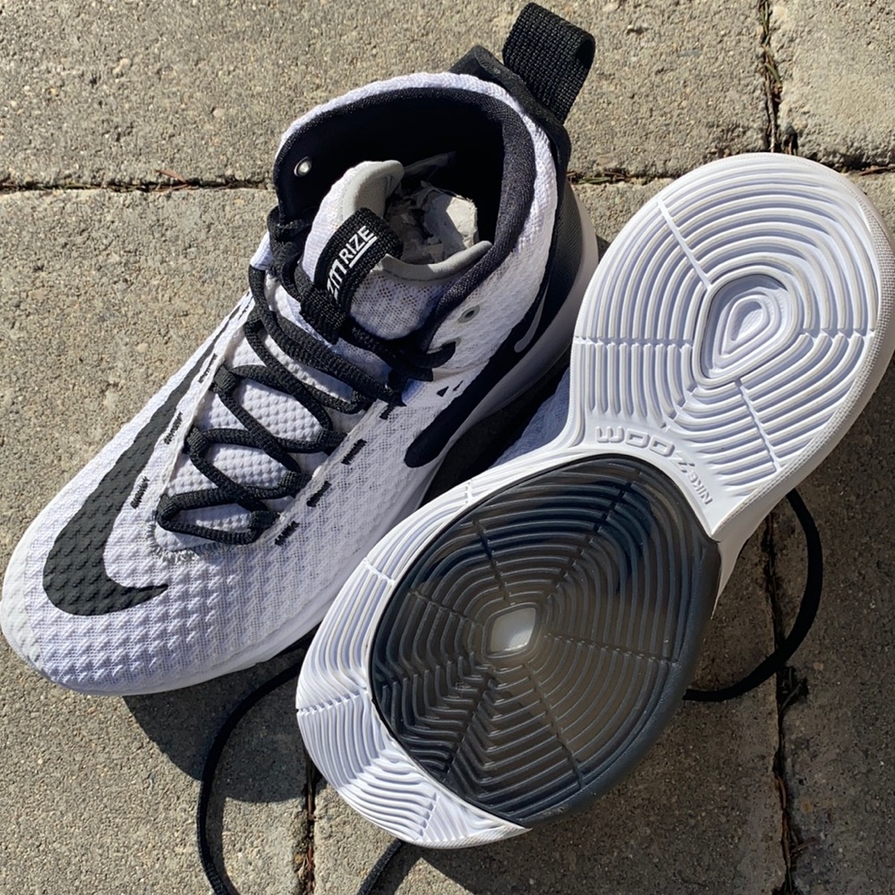 NWOT Nike Women’s Zum Rize Basketball Shoes